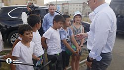 Хоккейный корт, дорога и сквер: Алексей Текслер осмотрел знаковые соцобъекты Чесменского района