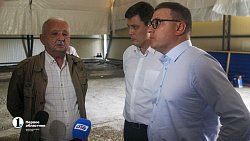 Хоккейный корт, дорога и сквер: Алексей Текслер осмотрел знаковые соцобъекты Чесменского района