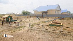 Хоккейный корт, дорога и сквер: Алексей Текслер осмотрел знаковые соцобъекты Чесменского района