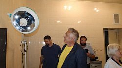 Депутаты из Челябинской области работают в обстрелянной ВСУ больнице Ясиноватой