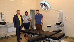 Депутаты из Челябинской области работают в обстрелянной ВСУ больнице Ясиноватой