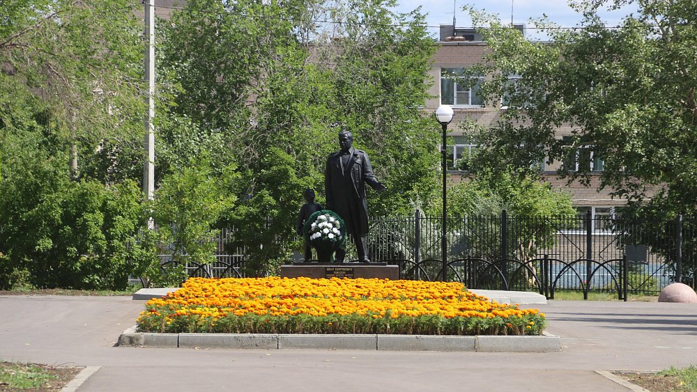 В Магнитогорске завершили реконструкцию сквера имени Ромазана