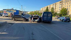 В Златоусте маршрутка попала в массовое ДТП с двумя иномарками