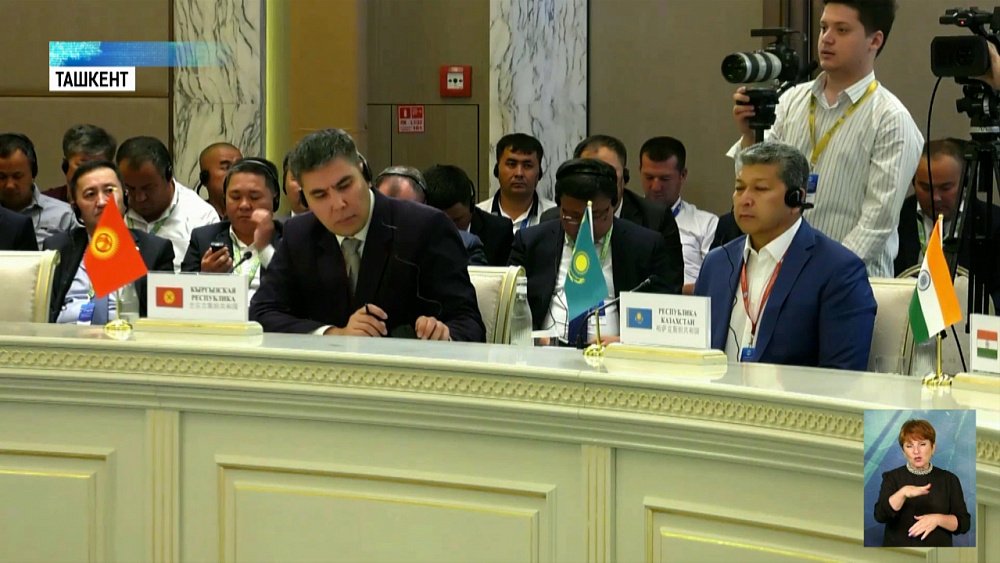 Губернатор работает на форуме ШОС