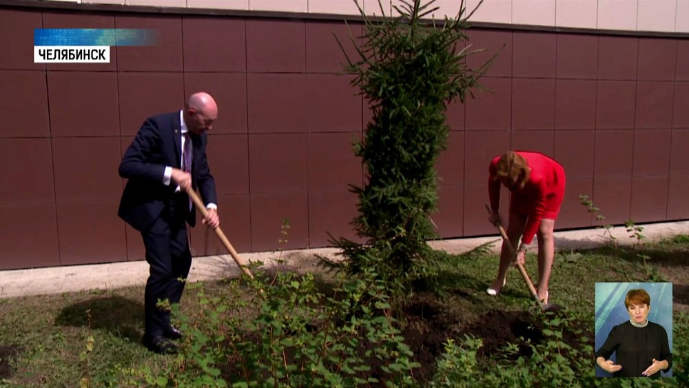 На территории ЧОКБ появилась «Аллея доноров»