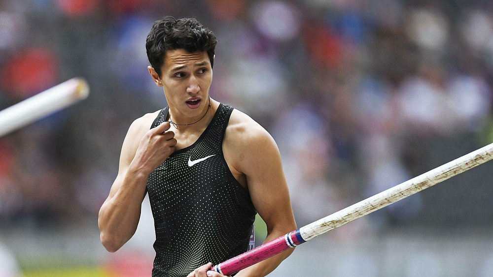 Челябинский легкоатлет Тимур Моргунов победил на чемпионате России в прыжках с шестом