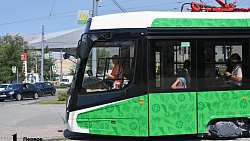 В Челябинске на линию вышли два новых низкопольных трамвая