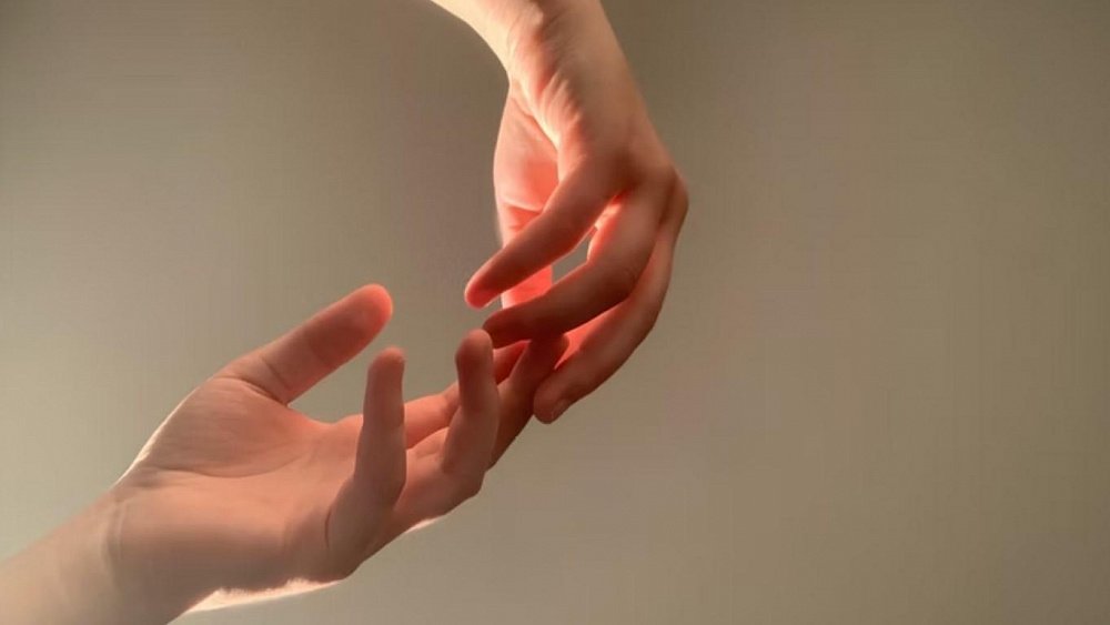 Почему немеют руки