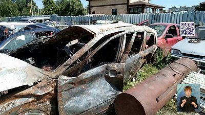 Полицейский вытащил мужчину из горящей машины