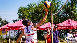 Игра на драйве — в Челябинске прошел турнир по пляжному волейболу