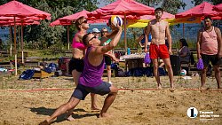 Игра на драйве — в Челябинске прошел турнир по пляжному волейболу