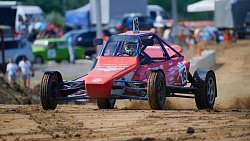 Эта трасса создана для гонок — в Челябинске прошел этап чемпионата России по автокроссу