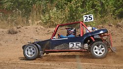 Эта трасса создана для гонок — в Челябинске прошел этап чемпионата России по автокроссу