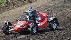 Эта трасса создана для гонок — в Челябинске прошел этап чемпионата России по автокроссу