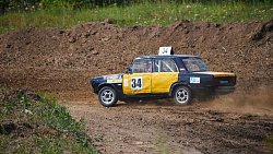 Эта трасса создана для гонок — в Челябинске прошел этап чемпионата России по автокроссу