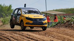 Эта трасса создана для гонок — в Челябинске прошел этап чемпионата России по автокроссу