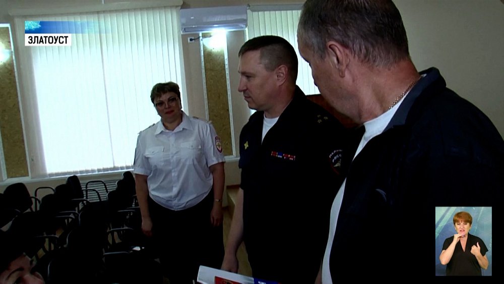 Гражданам Мариуполя вручили российские паспорта