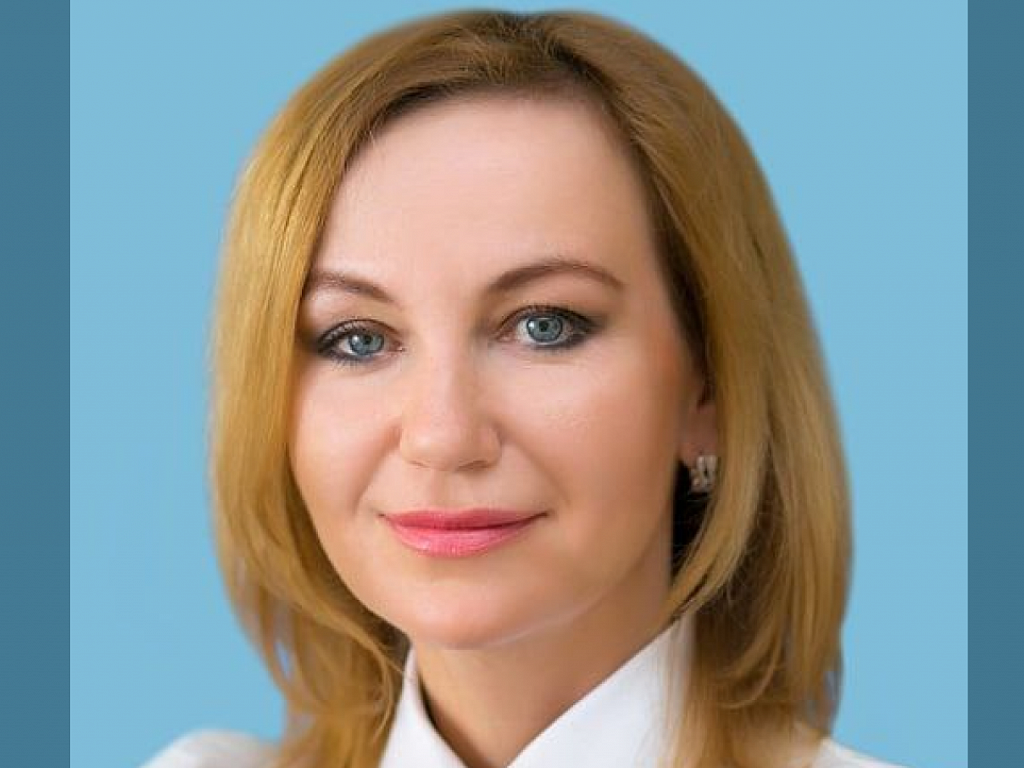 Министр спорта челябинской. Министр спорта Челябинской области. Колчинская Татьяна Петровна. Штрахова Марина Сергеевна зам.министра здравоохранения. Толстикова Елена помощник министра.