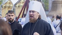 В храме Александра Невского на Алом поле освятили кресты и купола