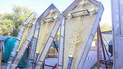 В храме Александра Невского на Алом поле освятили кресты и купола