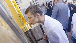 В храме Александра Невского на Алом поле освятили кресты и купола