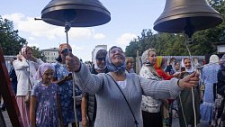 В храме Александра Невского на Алом поле освятили кресты и купола