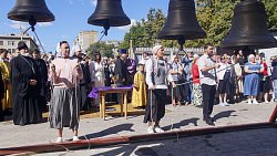 В храме Александра Невского на Алом поле освятили кресты и купола