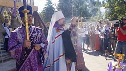 В храме Александра Невского на Алом поле освятили кресты и купола