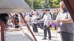 В храме Александра Невского на Алом поле освятили кресты и купола