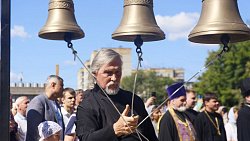 В храме Александра Невского на Алом поле освятили кресты и купола