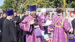 В храме Александра Невского на Алом поле освятили кресты и купола