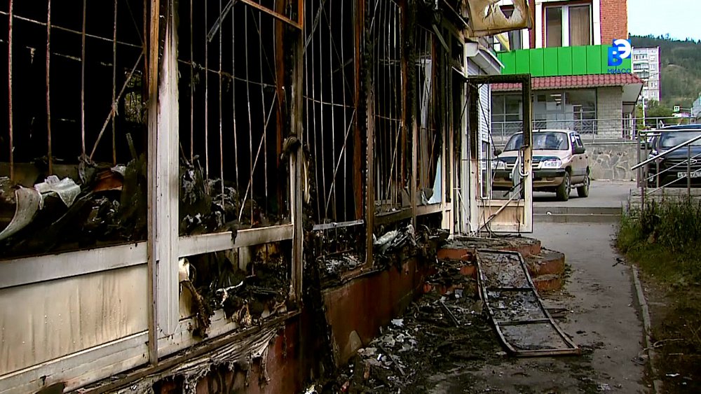 Горели торговые ларьки