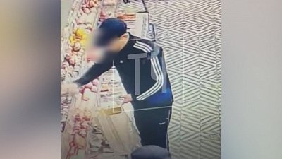 В Челябинске мужчина украл из магазина 30 палок колбасы