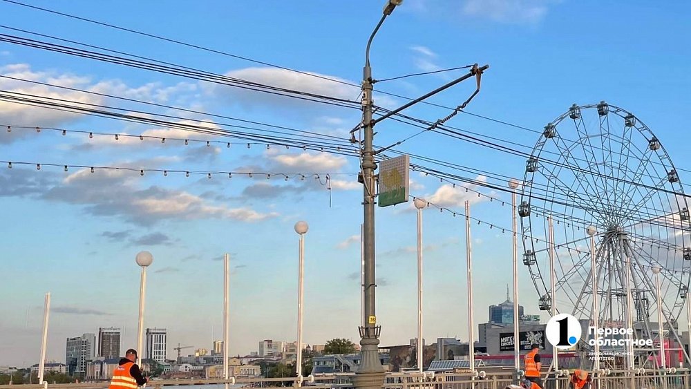 В Челябинске приступили к монтажу подсветки на мостах ко Дню города