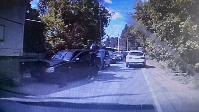 В Златоусте столкнулись ГАЗель и легковой автомобиль