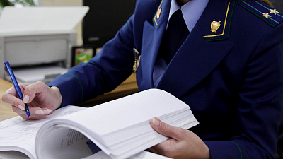 Директора ритуального агентства в Челябинске оштрафовали на 1,5 млн рублей за взятки полицейским