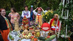 XIX городская выставка цветов и плодов проходит в Челябинске