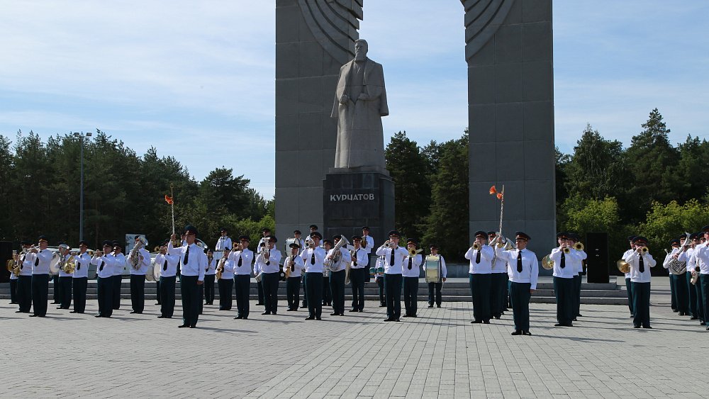 В Челябинске День флага РФ отметили концертом шести оркестров Росгвардии