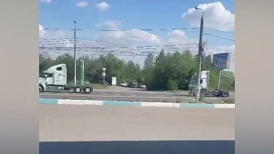 Свадебный кортеж из большегрузов сняли в Магнитогорске