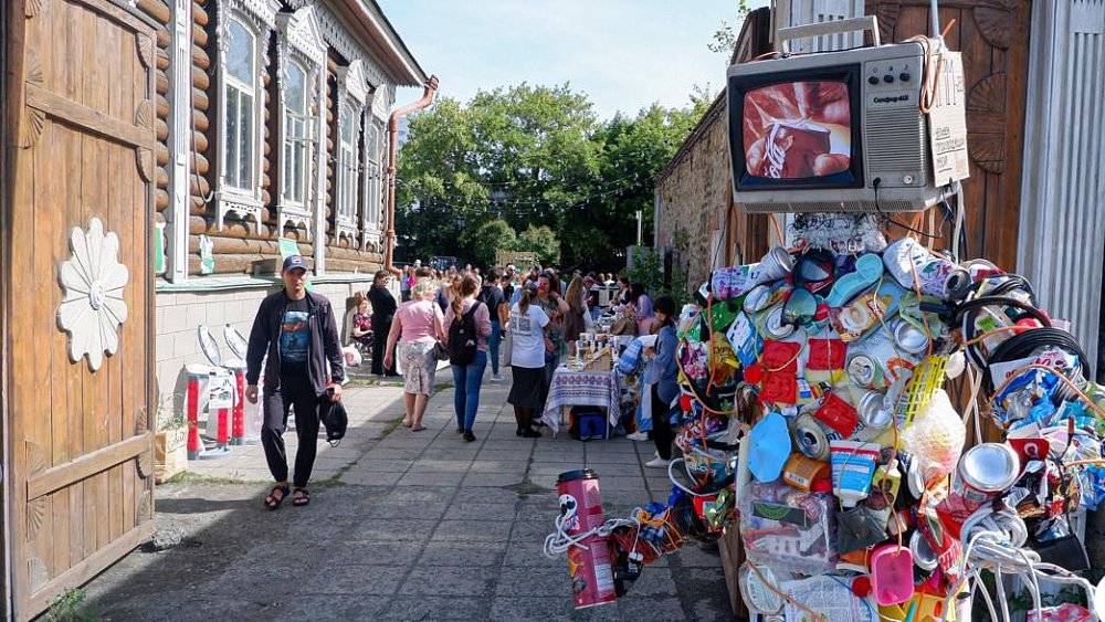 В Челябинске устроили экошабаш в честь пятилетия «Разделяйки»