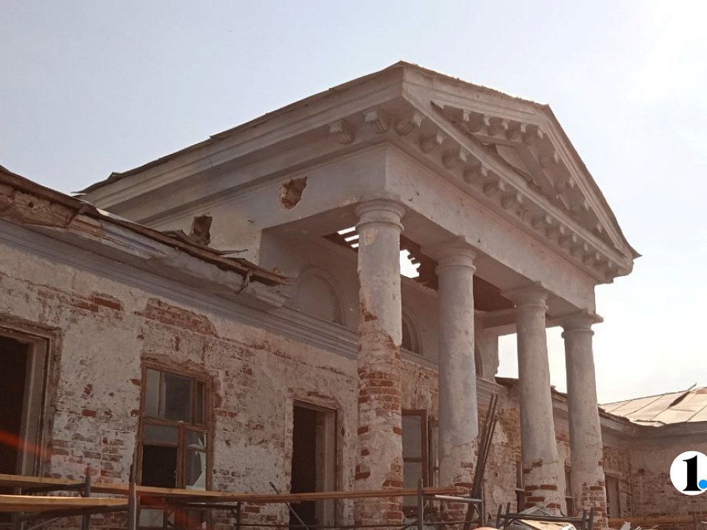 Древние здания на кипре. Каслинское литье в петергофе. Касли музей художественного литья. Геолог касли. Госпиталь музей касли.