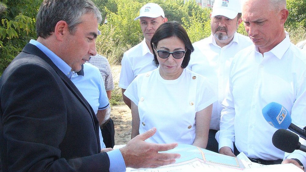 На улице Агалакова в Челябинске высадят 125 деревьев и более тысячи кустарников