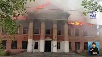 В Троицке вспыхнула бывшая школа