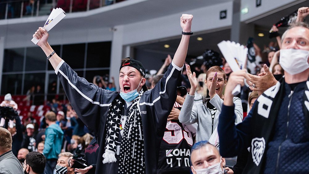 Болельщиков хоккейного клуба «Трактор» будут развозить брендированные такси