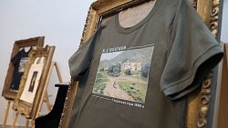 В Челябинском музее искусств презентовали мерч с картинами галереи