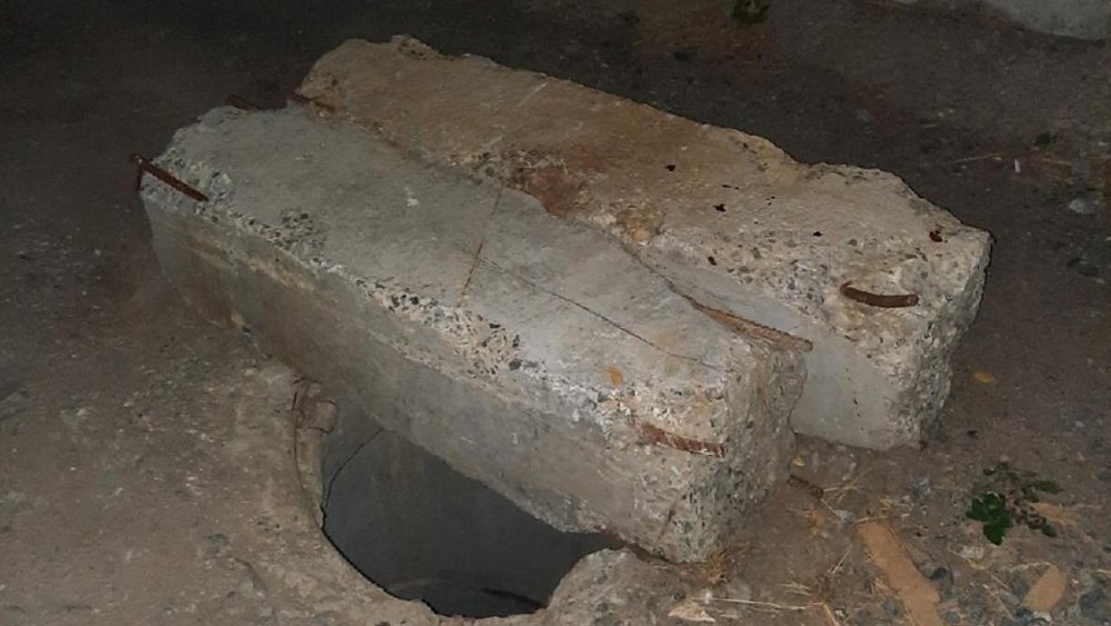 Прокуратура провела проверку после падения 2‑летнего мальчика в открытый люк