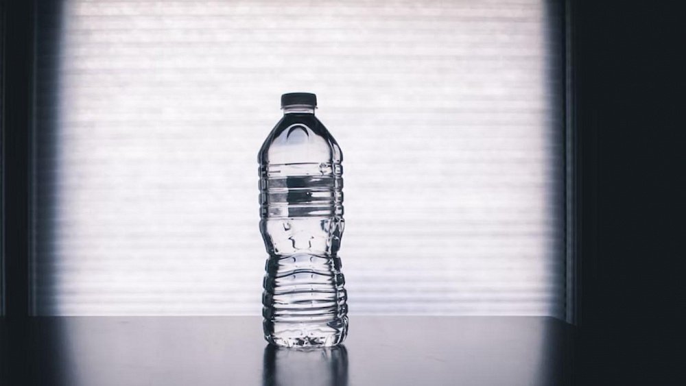 Нужно ли умываться минеральной водой