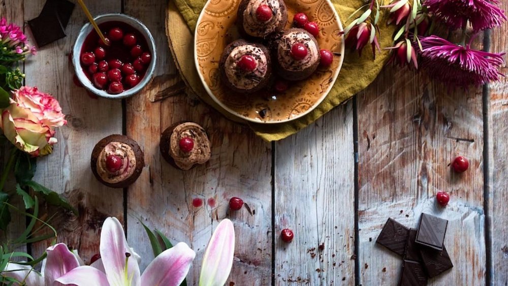 Печем кекс с вишней к Первому сентября