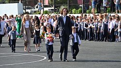 В школах Челябинской области прошли праздничные линейки