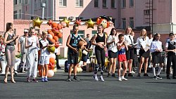 В школах Челябинской области прошли праздничные линейки